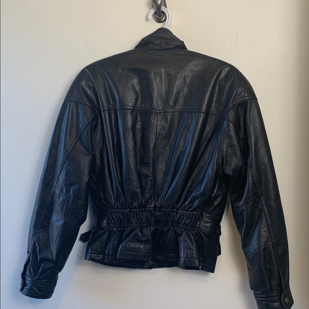 Danier Women’s Black Leather Motorcycle Jacket, Pockets, Adjustable Waist - Picture 4 of 17